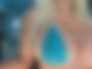 adrianna777's Live Sex Cam Show