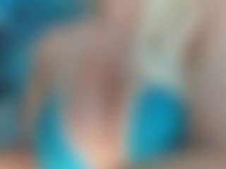 adrianna777's Live Sex Cam Show