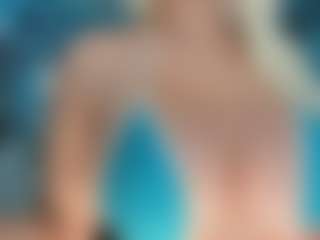 adrianna777's Live Sex Cam Show