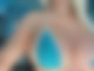 adrianna777's Live Sex Cam Show
