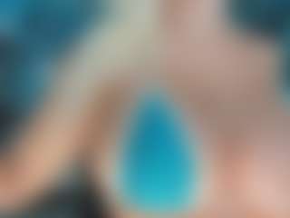 adrianna777's Live Sex Cam Show