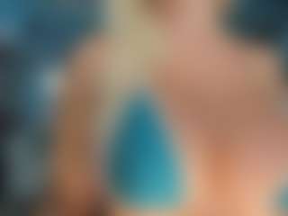adrianna777's Live Sex Cam Show