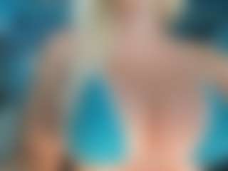 adrianna777's Live Sex Cam Show