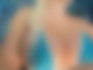 adrianna777's Live Sex Cam Show