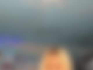 adrianna777's Live Sex Cam Show
