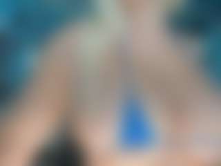adrianna777's Live Sex Cam Show