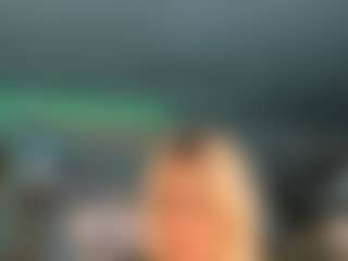 adrianna777's Live Sex Cam Show