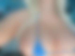 adrianna777のライブセックスチャットショー