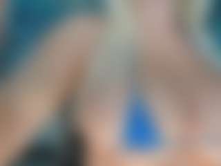 adrianna777's Live Sex Cam Show