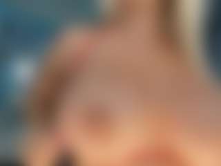 adrianna777's Live Sex Cam Show