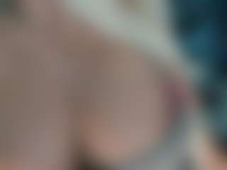 adrianna777's Live Sex Cam Show