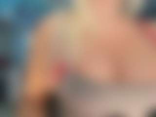 adrianna777's Live Sex Cam Show