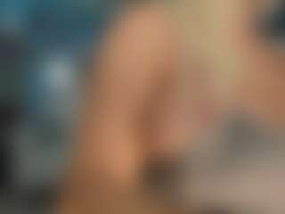 adrianna777's Live Sex Cam Show