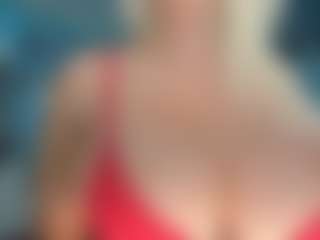 adrianna777's Live Sex Cam Show