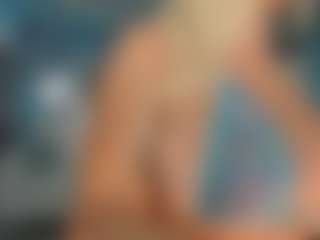 adrianna777's Live Sex Cam Show