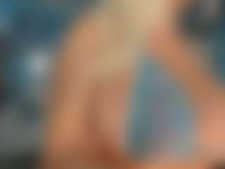 adrianna777's Live Sex Cam Show