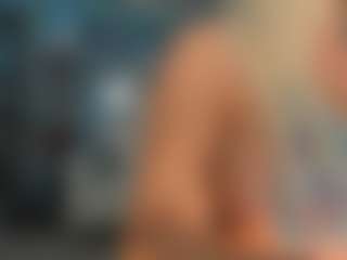 adrianna777's Live Sex Cam Show