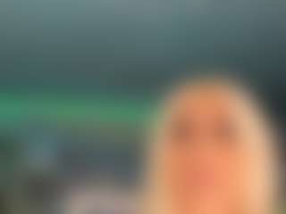 adrianna777's Live Sex Cam Show