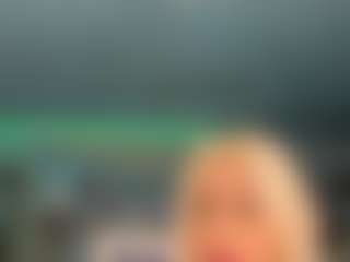 adrianna777's Live Sex Cam Show