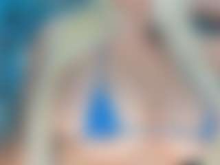 adrianna777's Live Sex Cam Show