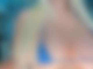 adrianna777's Live Sex Cam Show