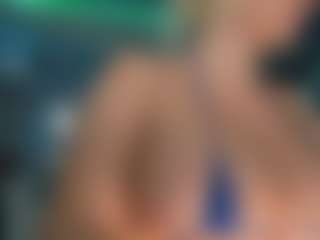 adrianna777's Live Sex Cam Show