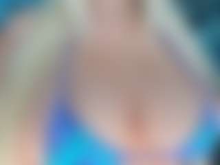 adrianna777's Live Sex Cam Show