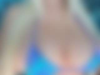 adrianna777's Live Sex Cam Show