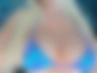 adrianna777's Live Sex Cam Show
