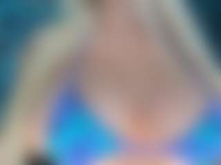 adrianna777's Live Sex Cam Show