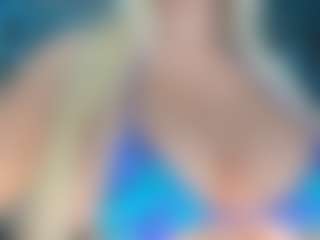 adrianna777's Live Sex Cam Show