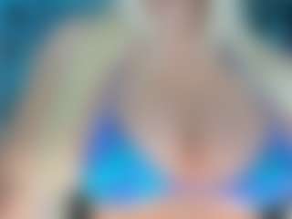 adrianna777's Live Sex Cam Show