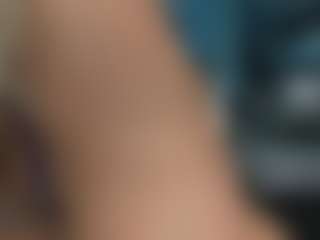 adrianna777's Live Sex Cam Show