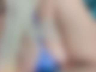 adrianna777's Live Sex Cam Show