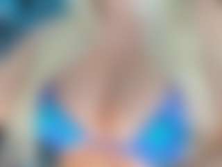 adrianna777's Live Sex Cam Show