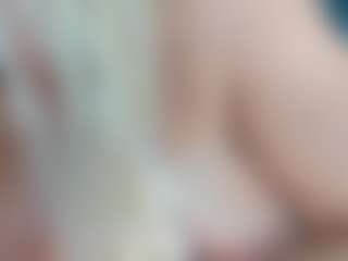 adrianna777's Live Sex Cam Show