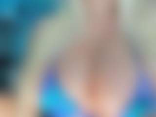 adrianna777's Live Sex Cam Show