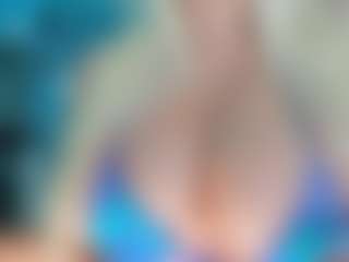 adrianna777's Live Sex Cam Show