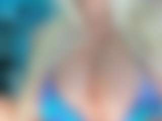 adrianna777's Live Sex Cam Show