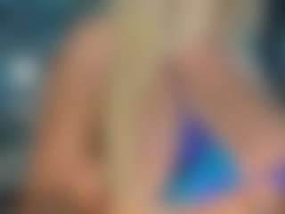 adrianna777's Live Sex Cam Show