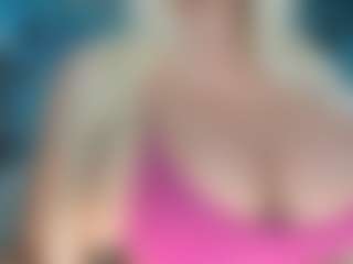 adrianna777's Live Sex Cam Show