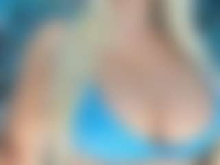 adrianna777's Live Sex Cam Show