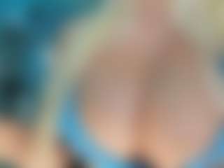 adrianna777's Live Sex Cam Show