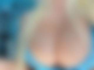 adrianna777's Live Sex Cam Show
