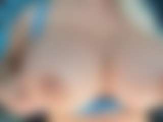 adrianna777's Live Sex Cam Show