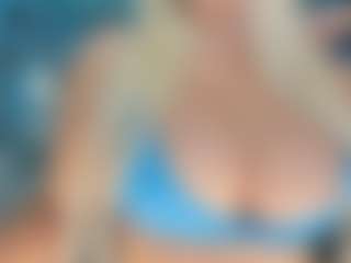adrianna777's Live Sex Cam Show