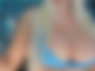 adrianna777's Live Sex Cam Show