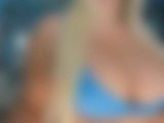 adrianna777's Live Sex Cam Show
