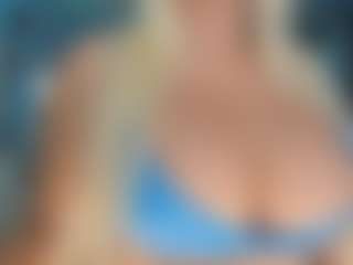 adrianna777's Live Sex Cam Show