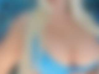 adrianna777's Live Sex Cam Show
